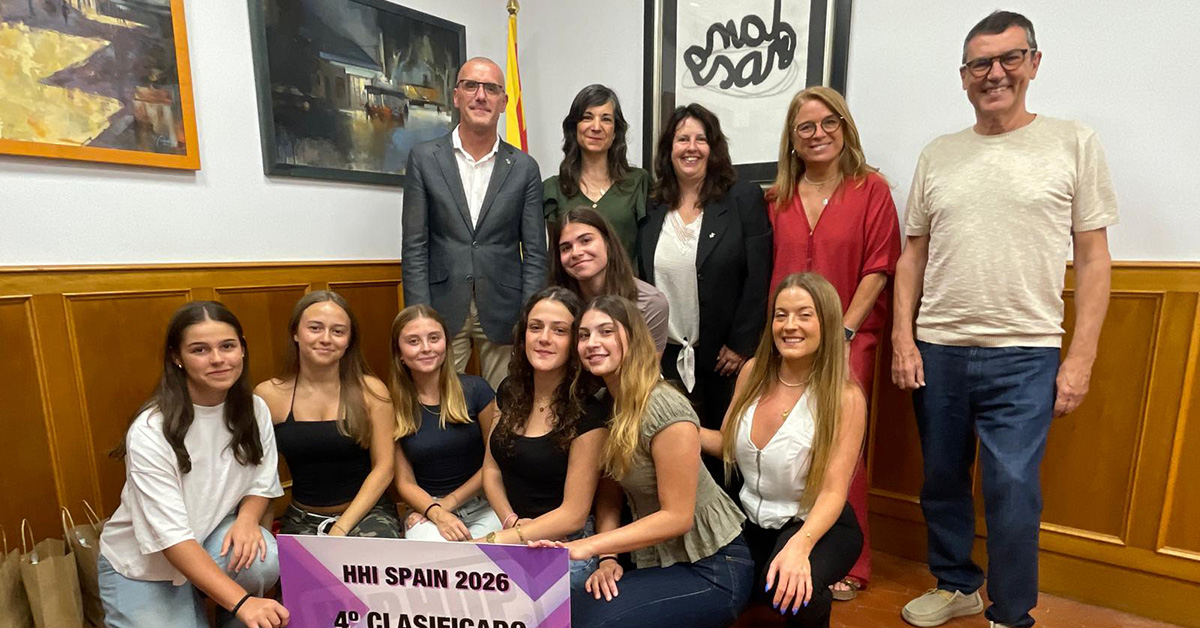 L�??Ajuntament celebra la classificació de les noies d�??Aïna Dance Studio pel Mundial de Hip Hop a Arizona